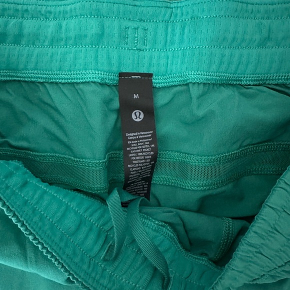 Lululemon Men’s Pace Breaker Running Short 5” - Picture 4 of 4
